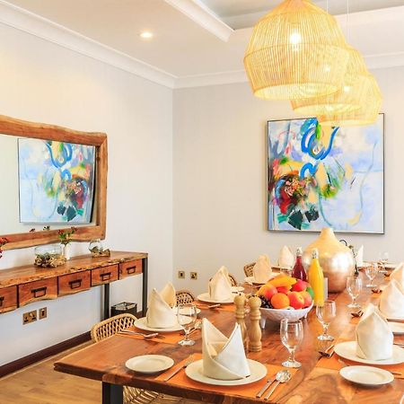 The S Holiday Homes - Stunning 5 Bedrooms Villa At The Palm Jumeirah With Private Beach And Pool دبي المظهر الخارجي الصورة