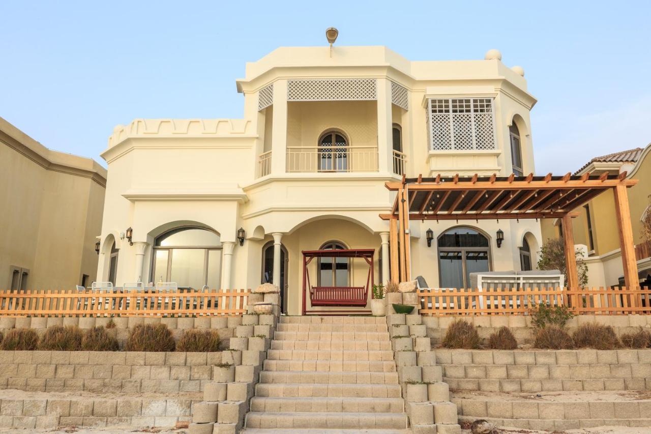 The S Holiday Homes - Stunning 5 Bedrooms Villa At The Palm Jumeirah With Private Beach And Pool دبي المظهر الخارجي الصورة